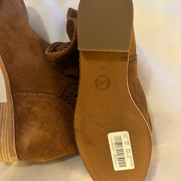 Michael Kors Tan Boots - Picture 2 of 3